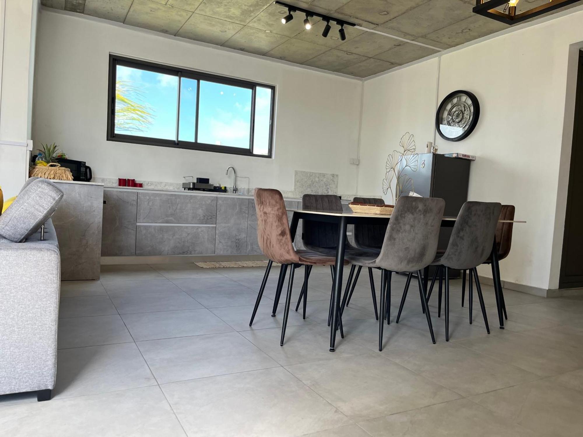 Cosy 2 Bedrooms Apts In Pereybere -Seasons Break Apartment 페레이베레 외부 사진